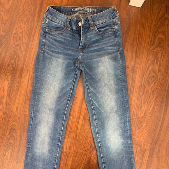 American Eagle Women’s High Waisted Skinny Jeans - Picture 2 of 5